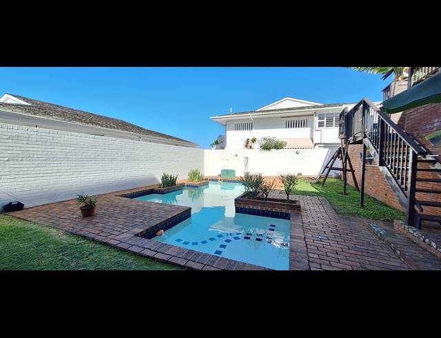 3 BEDROOM DUPLEX RENTED IN ESSENWOOD
